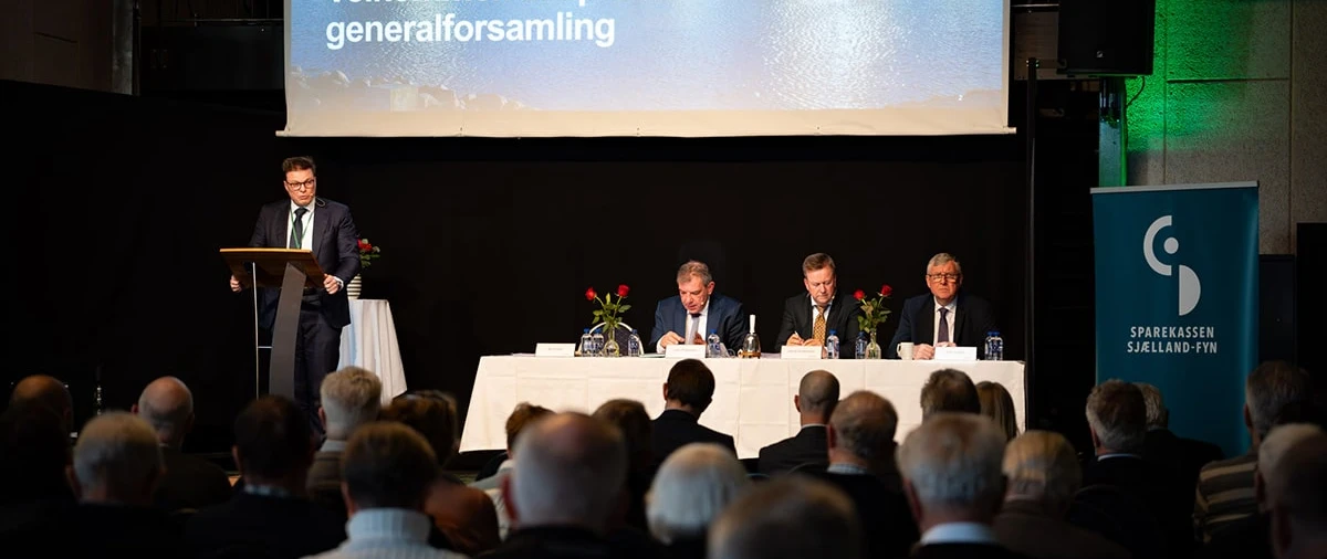 Direigent m.fl. ved generalfosamling i Sparekassen Sjælland-Fyn A/S