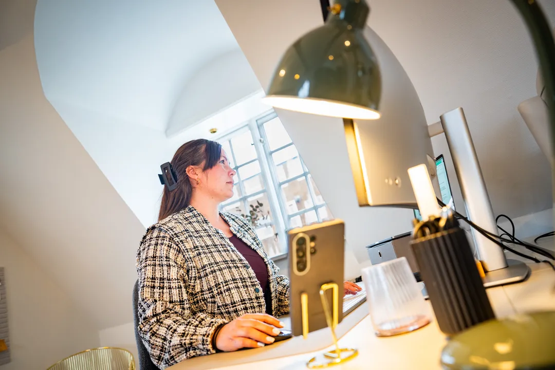 Fonden_Skabervaerket_Melanie på kontor