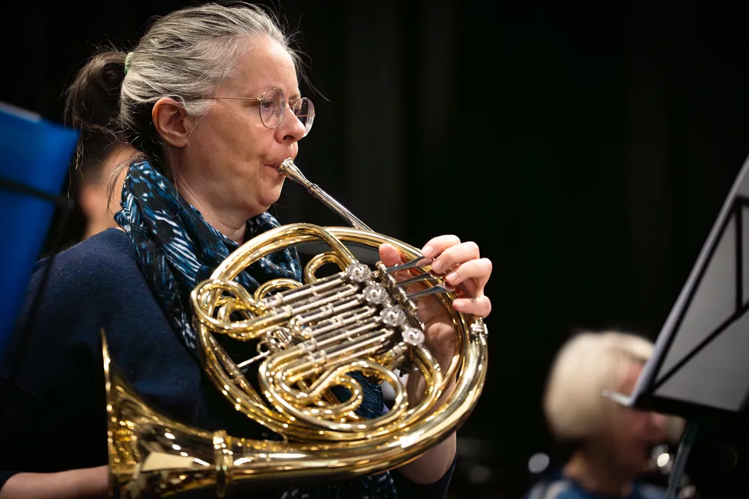 2026_Talent Holbæk_Komponist August_Kvinde spiller horn